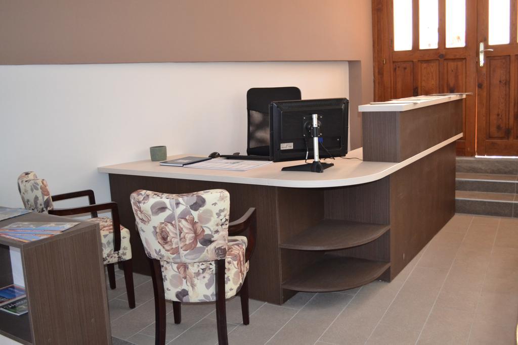 Guest house For